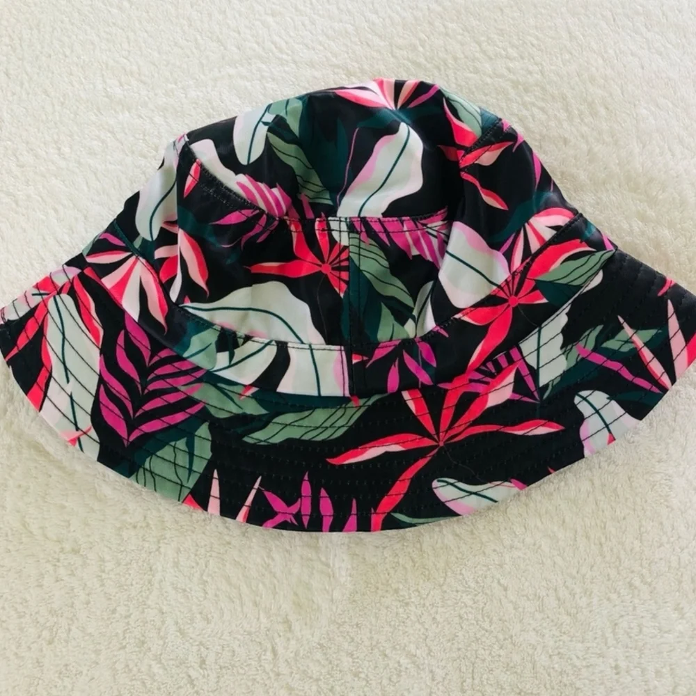 New!!! Steve Madden Women's Floral Bucket Hat